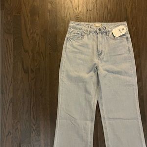 Light wash straight-leg denim jeans
